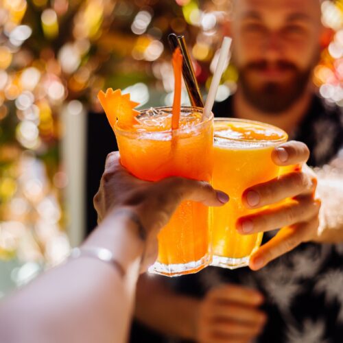 toasting-drinks